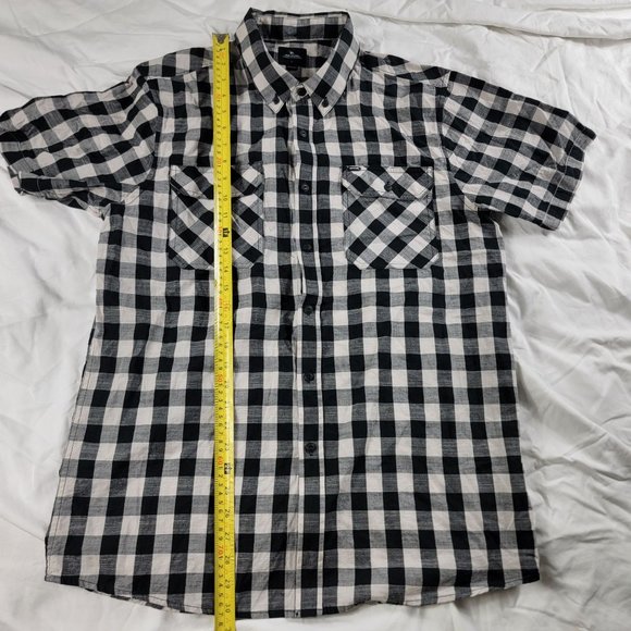 Rip Curl Mens Large Black White Button Shirt Plaid Pockets Short Sleeve Casual - Picture 9 of 10